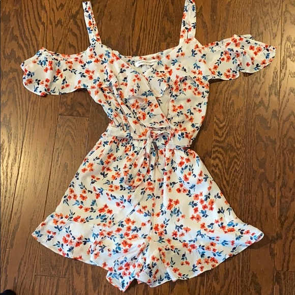 Cupcakes & Cashmere Romper - Picture 4 of 7